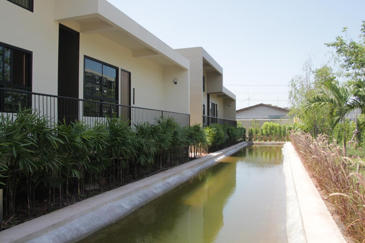 The Residence Thepkanjana Ban Khlong Krathum Baen Kültér fotó