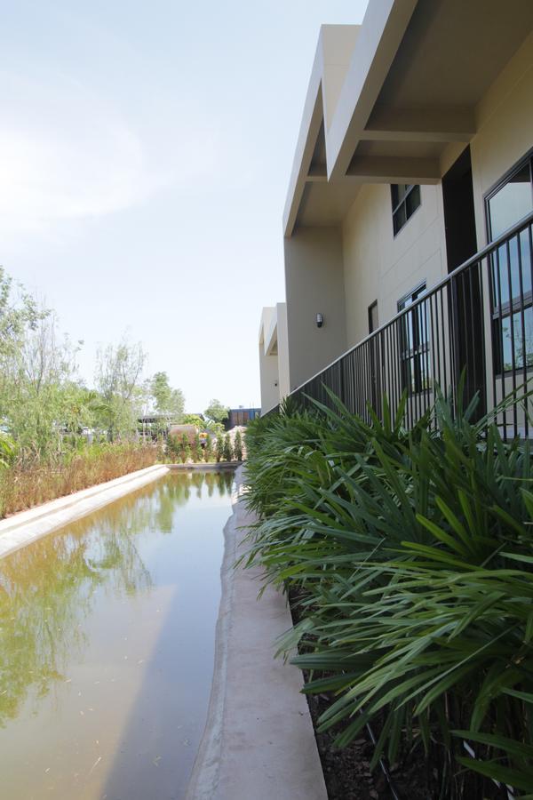 The Residence Thepkanjana Ban Khlong Krathum Baen Kültér fotó