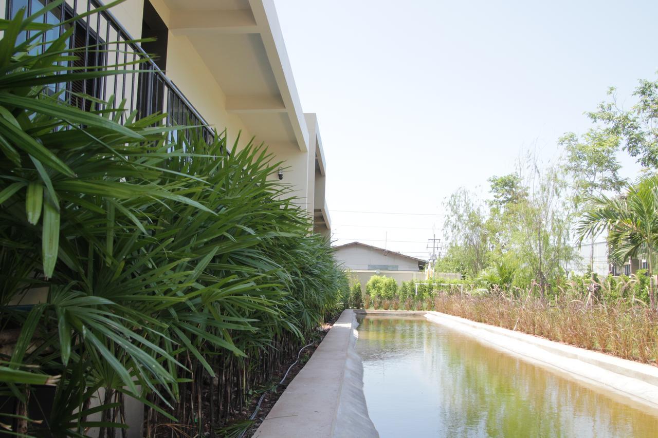 The Residence Thepkanjana Ban Khlong Krathum Baen Kültér fotó