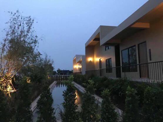 The Residence Thepkanjana Ban Khlong Krathum Baen Kültér fotó